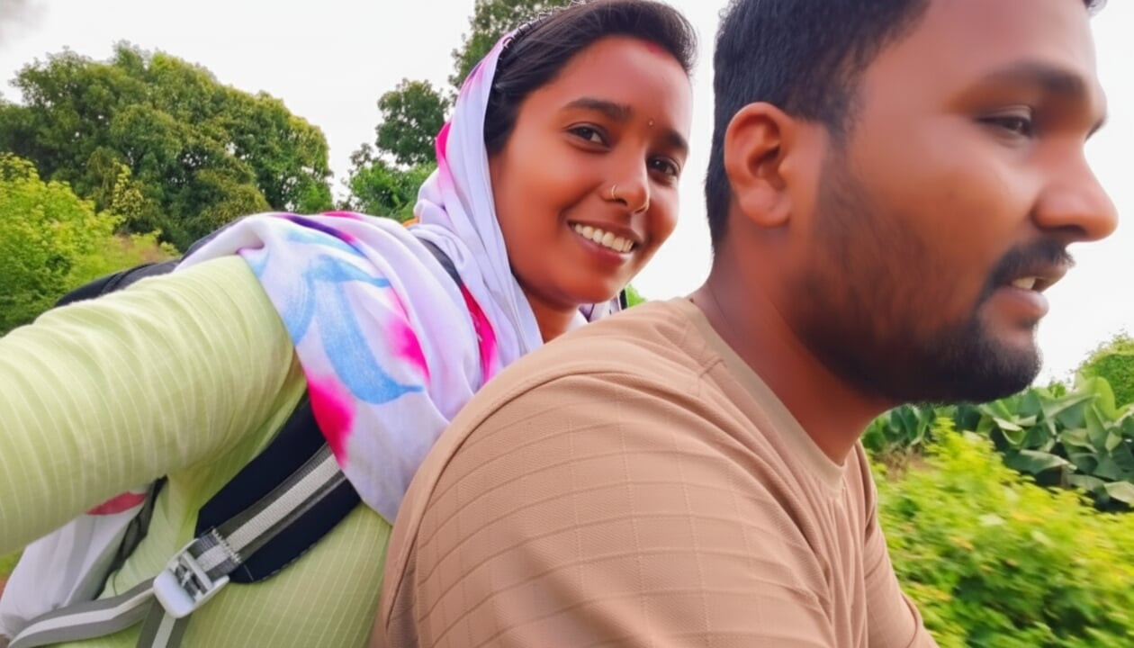 Thumbnail of Desi college bhabhi's hot boobs sucked — an unknown girl stops my bike